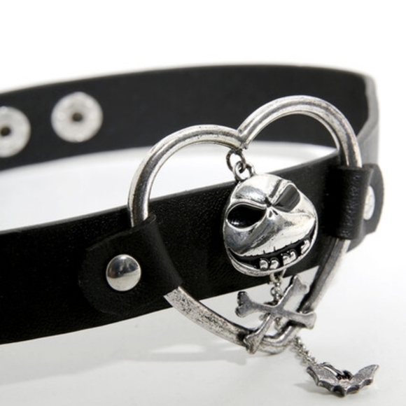 🎃 🆕 Nightmare Before Christmas • Bats and Bones Choker - Picture 3 of 4
